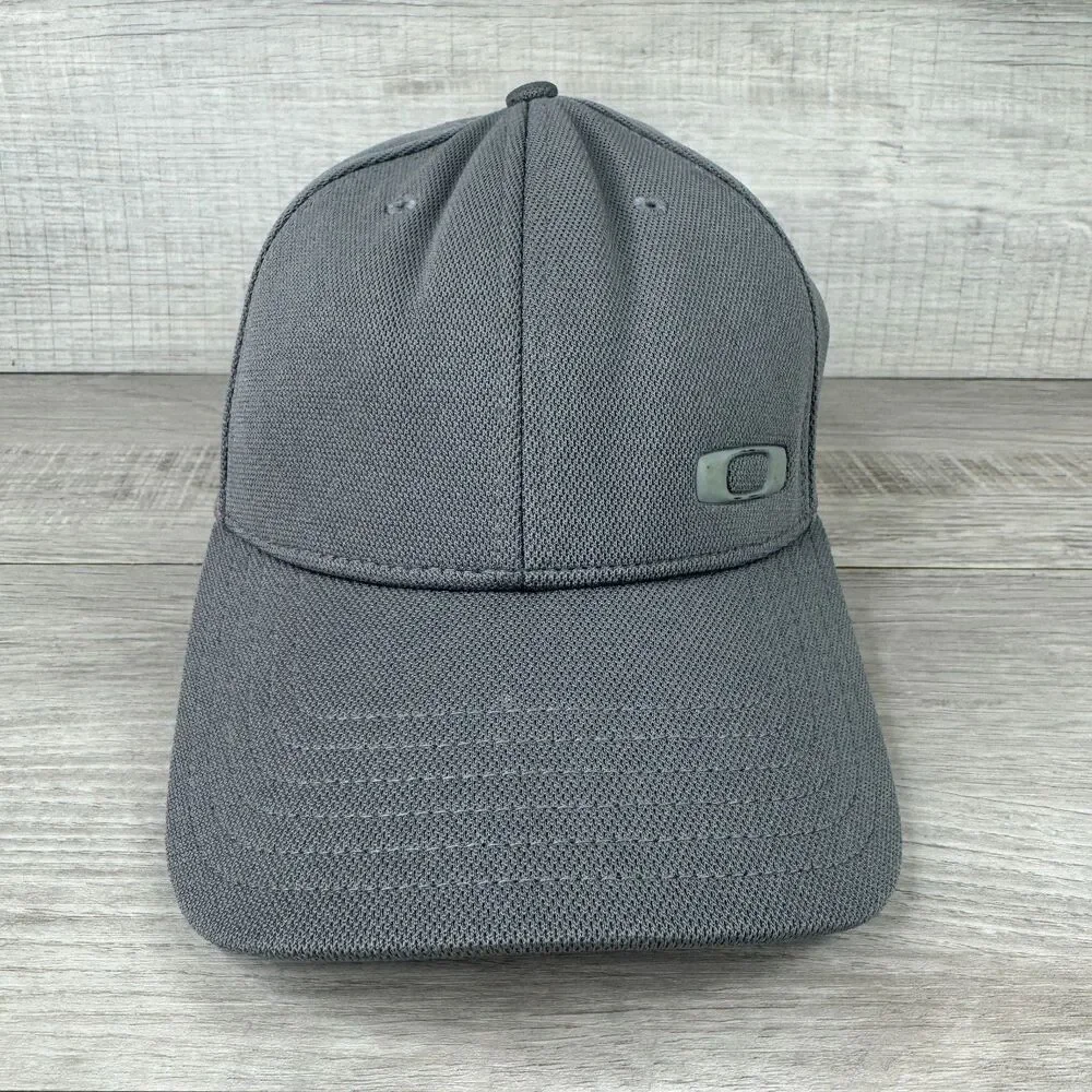 Oakley Classic Low Baseball Cap Mens L/XL Gray Logo Textured Flex Fitted Hat